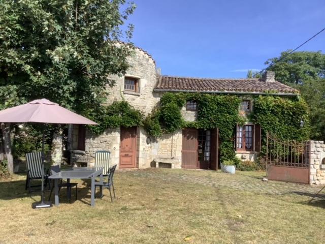 Traditional Charentais Cottage In Countryside 25 Minutes From Royan Balanzac 외부 사진